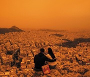 사하라 모래바람에 영화 ‘듄’ 도시 같은 아테네