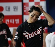 김도영, 리그 최초 월간 10홈런-10도루 달성…KIA는 20승 선착