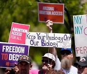 대법원은 살리고 의회는 죽이고… 애리조나 ‘임신중지 금지법’ 알력 왜?