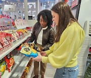 Korean snacks gain popularity among younger generation in the U.S.