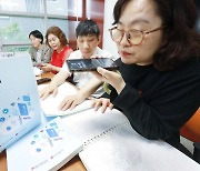 [포토] LG유플, 시각장애인 스마트폰 교육 지원