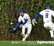 ‘펜스 충돌’ 컵스 벨린저, 갈비뼈 골절로 부상자 명단 등록