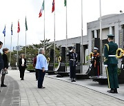 그리스 외교부 차관, 전쟁기념관 방문