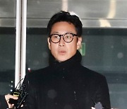 '이선균 수사 정보 유출' 인천지검 수사관 입건…경찰 압수수색