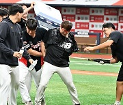 양현종,'터프한 170승 축하' [사진]