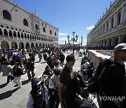 APTOPIX Italy Venice Tourism