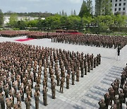 北김정은, 김일성군사대학 방문해 "현대전에 준비된 인재·지휘관 육성" 주문