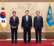 윤 대통령, 부 호 주한베트남 대사 신임장 제정