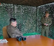 北, 신형 방사포탄 시험사격…김정은 "전략적 변화 일으킬 것"
