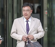 '의대 증원 취소' 대학총장 상대 가처분 관련 재판 마친 이병철 변호사