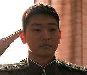 '신의악단' 북한군복 입은 정진운, 진지함과 긴장감 사이 '결연한 눈빛'