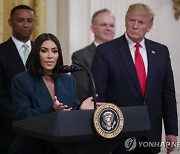 킴 카다시안 백악관 방문…트럼프 이어 바이든도 수혜?