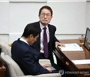 서울시의회 임시회 참석한 오세훈 시장과 조희연 교육감