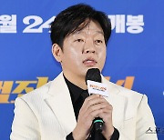 '범죄도시4' 박지환, 오늘(27일) 11세 연하 아내와 뒤늦은 결혼식