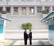 민주당 “윤 대통령, 판문점 의미 되새겨야…북한과 강 대 강 대치 멈춰야”