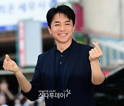 [포토] 김영민, 해맑은 손하트