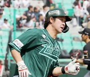 '홈런왕' 최정, 통산 469번째 홈런은 만루포...김재환-양석환, 4홈런 11타점 합작