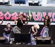 홍대 레드로드 국제 댄스 페스티벌 관객 호응 대폭발