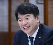 [당선인인터뷰] 문진석 "철도혁명 완성, 민주주의 퇴행 막겠다"