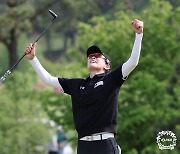 이정민, KLPGA 챔피언십 우승 환호