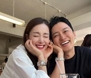 인교진♥소이현 행복한 주말 데이트 …"주름도 닮아가는 우리"