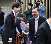 당선자총회 참석한 조승환·박성훈