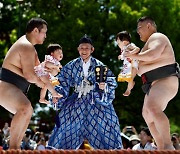 日 400년 된 '아기 울리기 축제' 열려…대회 의미는?