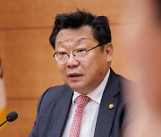 저출산위 “60년대생 이전 노인 세대와 달라…연말 고령사회 대책 발표”