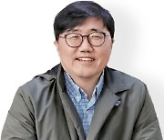 [Interview] 홍수열 한국자원순환연구소 소장 | “재활용 주도 골판지 산업 무너지면 쓰레기 대란 온다”