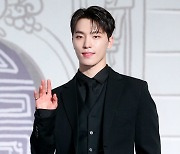 [ET포토] 세븐틴 디노, '참으로 멋진 막내'