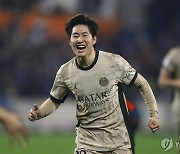 한국 축구의 떠오르는 별, 이강인이 파리 생제르맹(PSG)에서의 첫 시즌을 기분 좋게 종료