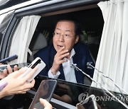 홍준표 "패장이 설치는 건 정치 도의 아냐"