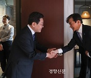 조국혁신당 내심 견제하는 민주당, ‘한동훈 특검법’ 선 그을까?