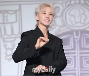 [MD포토] 세븐틴 호시 '마에스트로 느낌으로'