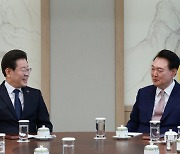 협치 다음은 국민소통···尹, 내달 취임 2주년 기자회견