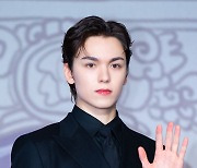 [T포토] 버논 '이 비주얼, 버카프리오'