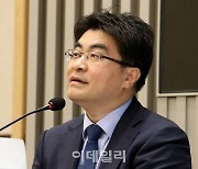 [포토]인사말하는 방재승 서울대 의과대학 교수협의회 비상대책위원장