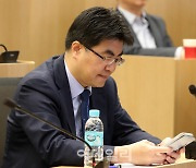 [포토]긴급심포지엄 참석한 방재승 서울대 의과대학 교수협의회 비대위원장