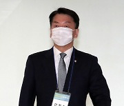 [포토]서울의대-서울대병원 교수 협의회 비대위 긴급심포지엄 찾은 안철수 의원