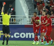 '신태용 매직 잠시 멈춤' 1명 퇴장 인도네시아, 우즈벡에 0-2 패 '결승진출 좌절'...3-4위전서 올림픽 출전 도전