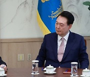 "李, 한심한 정치" vs "尹, 우이독경"...'회담 후' 신경전