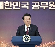 韓 공무원 평균나이 42.2세…육아휴직 男공무원 5년전보다 2배↑