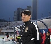 [GOAL 수원] 모처럼 ‘무실점 승리’ 거뒀음에도…환하게 웃지 않은 김기동 감독 “제가 원하는 축구 아니었다”