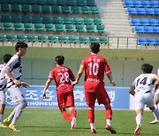 거제시민축구단, 서울중랑축구단과 홈 경기에서 치열한 무승부 기록