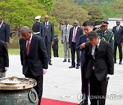 주앙 로렌수 앙골라 대통령, 국립서울현충원 참배