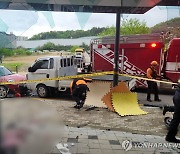 청주 사거리서 SUV-승용차 충돌…도로변 작업자 치어 숨져