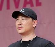 "X 팔리는 음악 만들지 마"…라이머 대표의 '양산형 K팝' 향한 일침