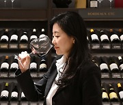 [Herald Interview] Asia’s first Master of Wine empowers Shinsegae’s wine push