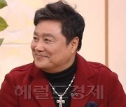 남진, '라이벌' 나훈아 은퇴 소식에 "한창 노래할 나이인데..."