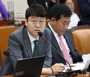 '이태원참사특별법' 관련 발언하는 김웅 의원